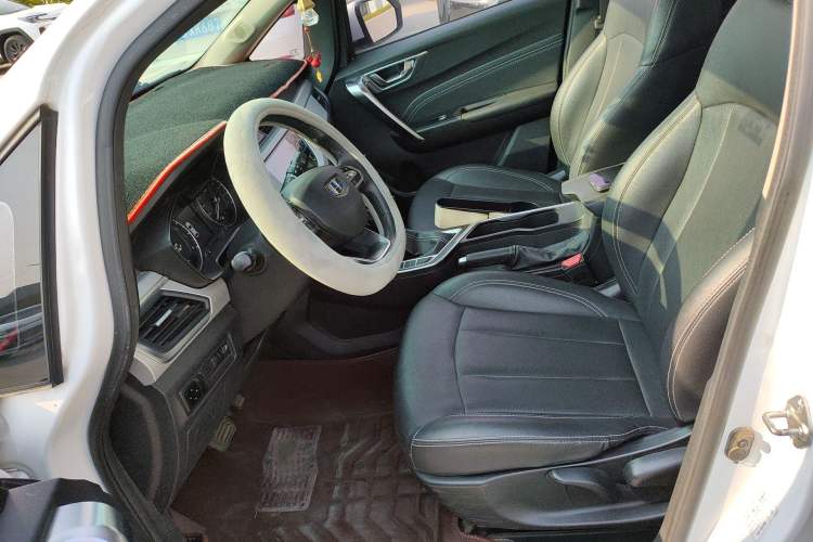 Used Geely Auto Vision X3 2019 Upgraded Model 1.5L CVT Prestige Version Left Front Seat