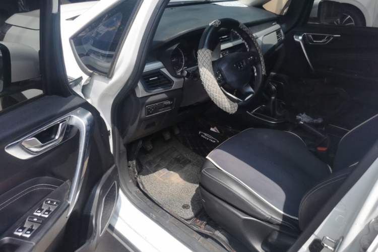 Used Geely Auto Vision X3 2019 Upgraded Model 1.5L Manual Elite Version Left Front Seat