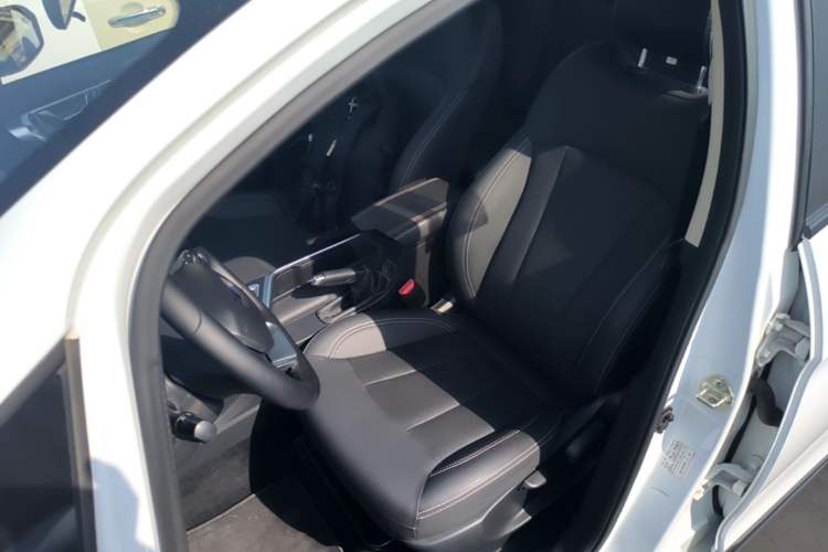 Used Geely Auto Vision X3 2019 Upgraded Model 1.5L Manual Luxury Version Left Front Seat