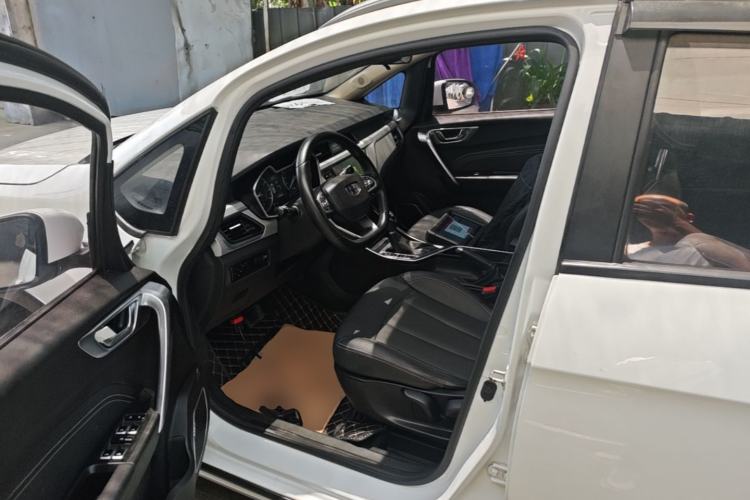 Used Geely Auto Vision X3 2019 Upgraded Model 1.5L CVT Prestige Version Left Front Seat