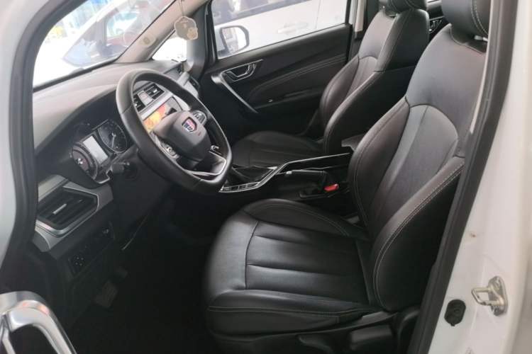 Used Geely Auto Vision X3 2019 Upgraded Model 1.5L CVT Prestige Version Left Front Seat