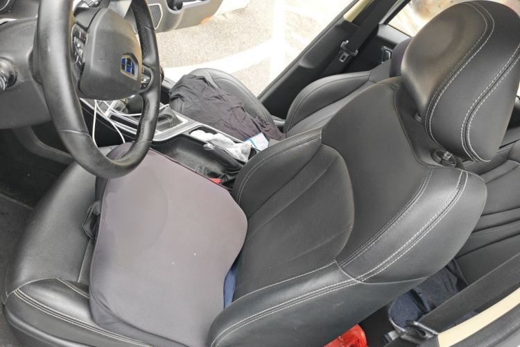 Used Geely Auto Vision X3 2019 Upgraded Model 1.5L Manual Elite Version Left Front Seat
