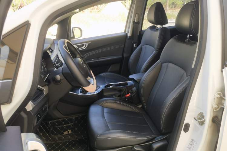 Used Geely Auto Vision X3 2019 Upgraded Model 1.5L CVT Prestige Version Left Front Seat