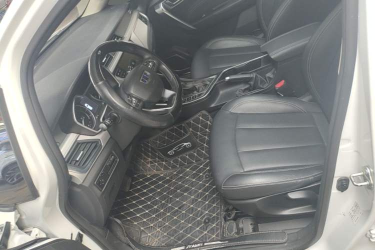 Used Geely Auto Vision X3 2019 Upgraded Model 1.5L CVT Prestige Version Left Front Seat