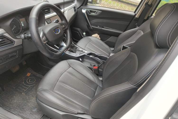 Used Geely Auto Vision X3 2019 Upgraded Model 1.5L CVT Elite Version Left Front Seat