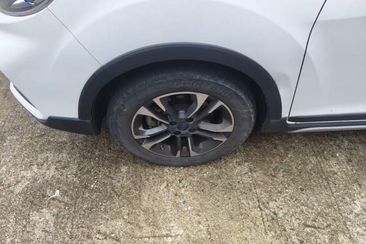 Used Geely Auto Vision X3 2019 Upgraded Model 1.5L CVT Elite Version Left Front Wheel Hub