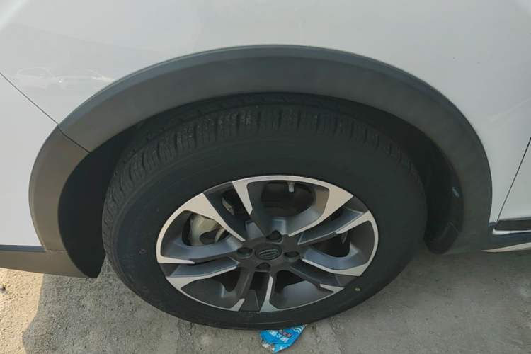 Used Geely Auto Vision X3 2019 Upgraded Model 1.5L CVT Prestige Version Left Front Wheel Hub