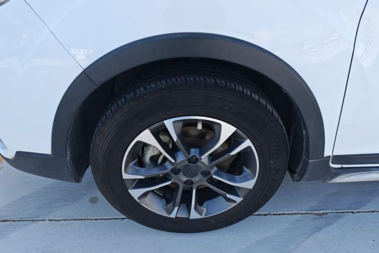 Used Geely Auto Vision X3 2019 Upgraded Model 1.5L Manual Elite Version Left Front Wheel Hub