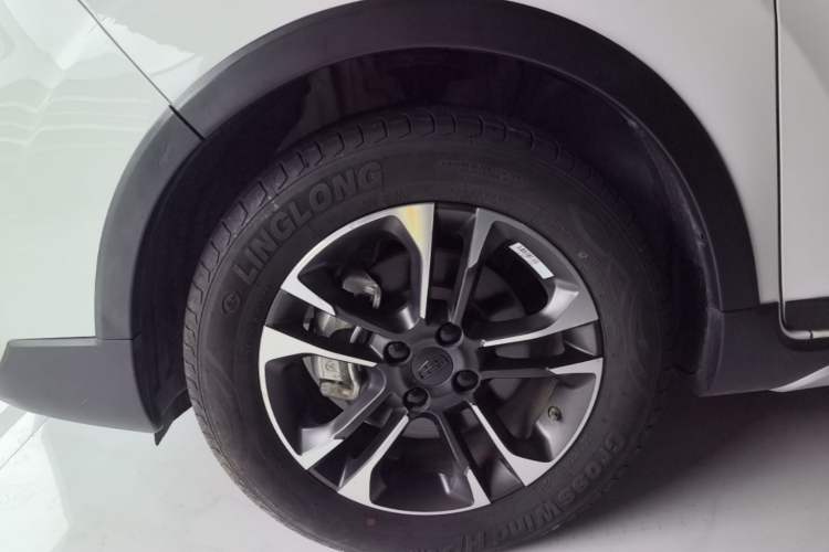 Used Geely Auto Vision X3 2019 Upgraded Model 1.5L CVT Elite Version Left Front Wheel Hub