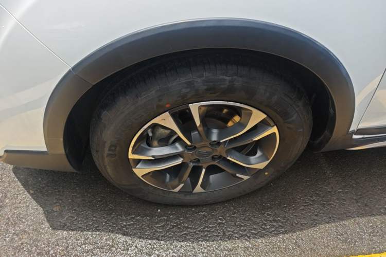 Used Geely Auto Vision X3 2019 Upgraded Model 1.5L Manual Luxury Version Left Front Wheel Hub
