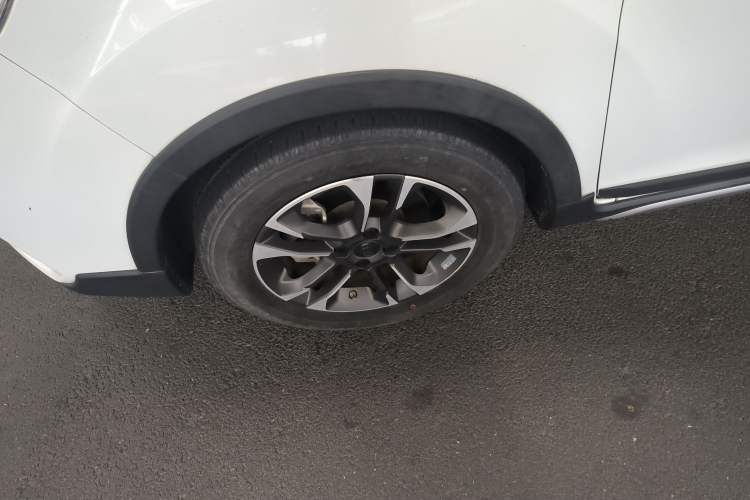 Used Geely Auto Vision X3 2019 Upgraded Model 1.5L CVT Elite Version Left Front Wheel Hub