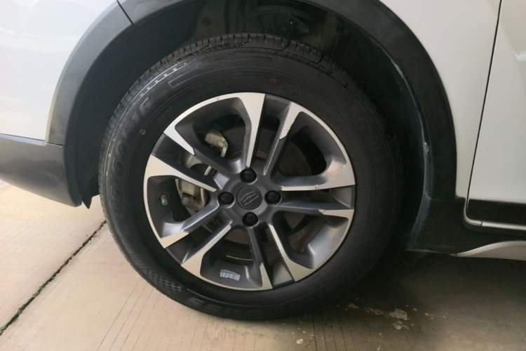 Used Geely Auto Vision X3 2019 Upgraded Model 1.5L CVT Prestige Version Left Front Wheel Hub