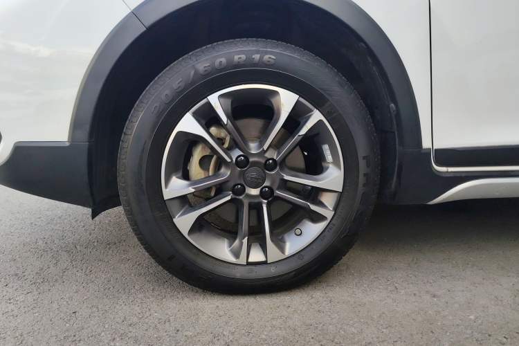 Used Geely Auto Vision X3 2019 Upgraded Model 1.5L Manual Elite Version Left Front Wheel Hub