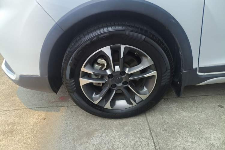 Used Geely Auto Vision X3 2019 Upgraded Model 1.5L CVT Prestige Version Left Front Wheel Hub