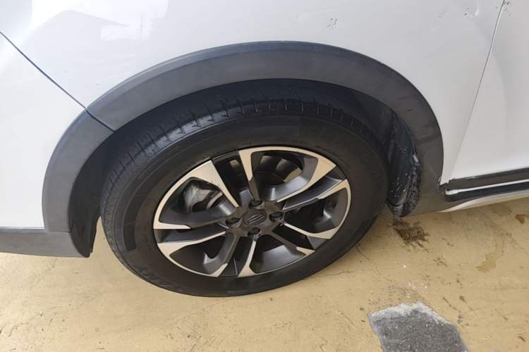 Used Geely Auto Vision X3 2019 Upgraded Model 1.5L CVT Elite Version Left Front Wheel Hub