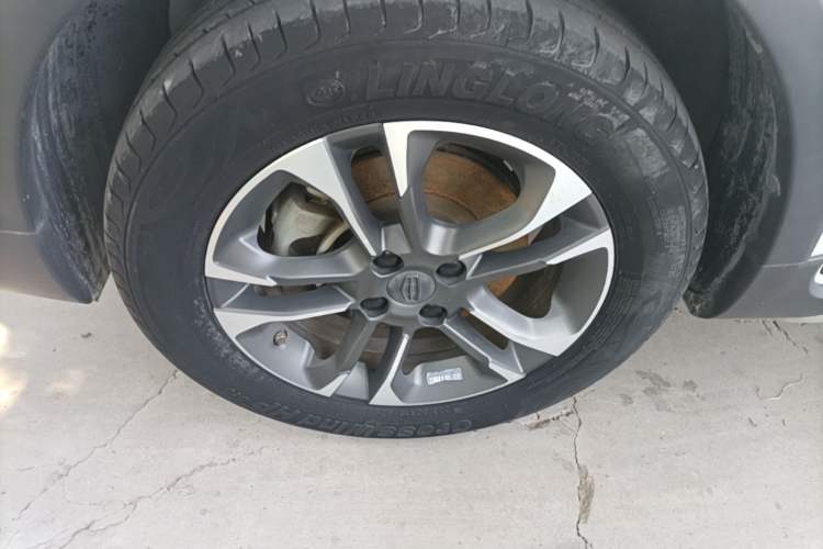Used Geely Auto Vision X3 2019 Upgraded Model 1.5L Manual Elite Version Left Front Wheel Hub