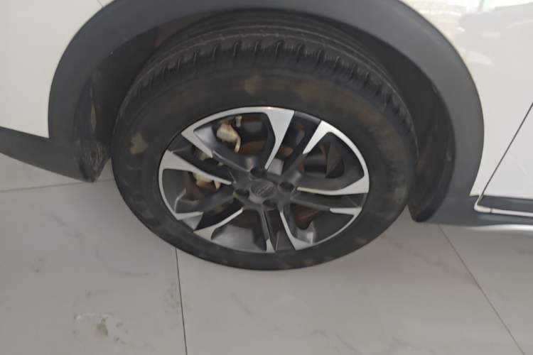 Used Geely Auto Vision X3 2019 Upgraded Model 1.5L Manual Elite Version Left Front Wheel Hub