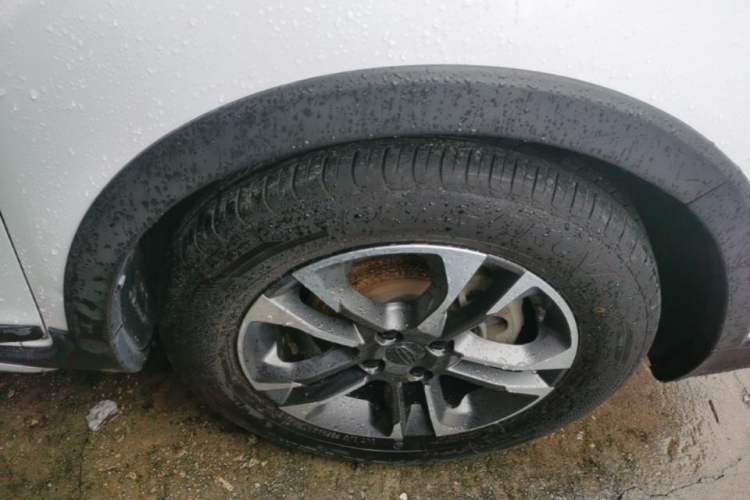 Used Geely Auto Vision X3 2019 Upgraded Model 1.5L CVT Elite Version Left Front Wheel Hub