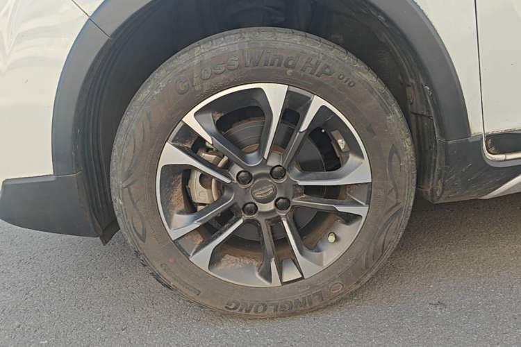Used Geely Auto Vision X3 2019 Upgraded Model 1.5L Manual Elite Version Left Front Wheel Hub