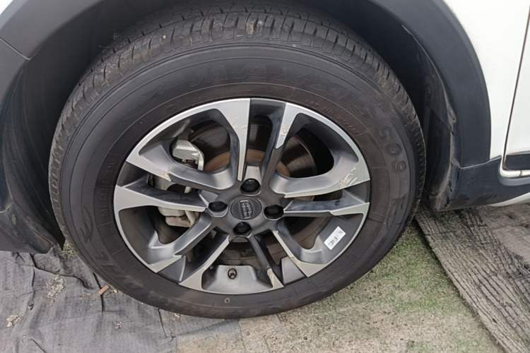 Used Geely Auto Vision X3 2019 Upgraded Model 1.5L CVT Prestige Version Left Front Wheel Hub