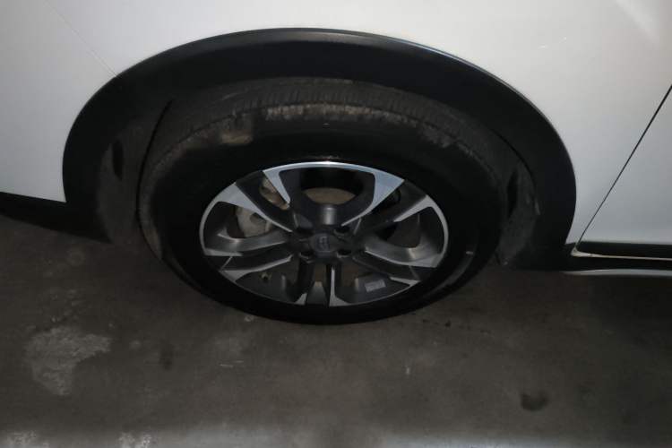 Used Geely Auto Vision X3 2019 Upgraded Model 1.5L CVT Elite Version Left Front Wheel Hub