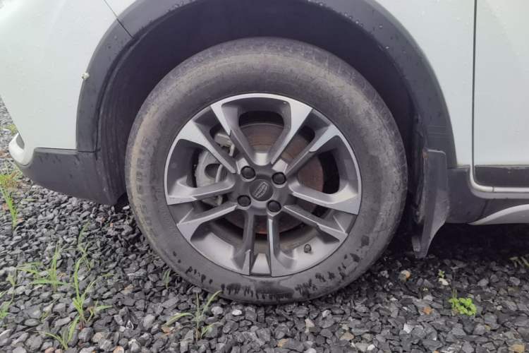 Used Geely Auto Vision X3 2019 Upgraded Model 1.5L Manual Elite Version Left Front Wheel Hub