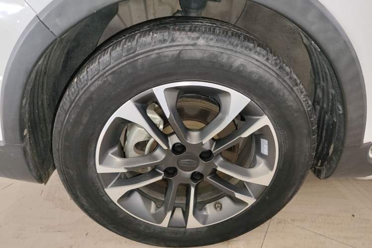 Used Geely Auto Vision X3 2019 Upgraded Model 1.5L CVT Elite Version Left Front Wheel Hub