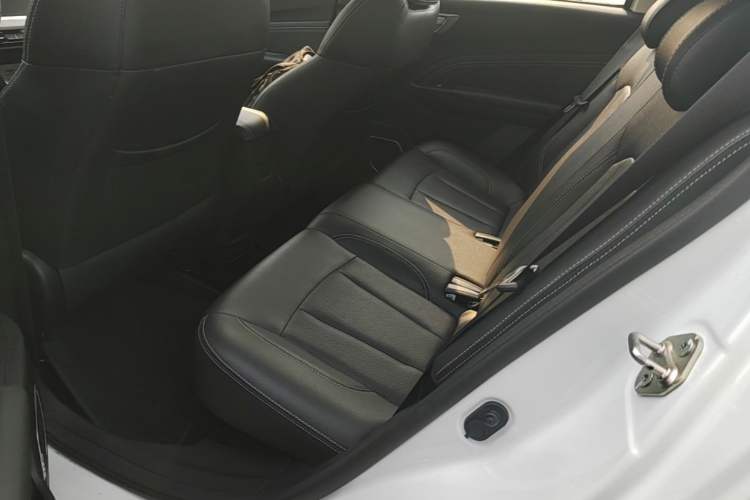 Used Geely Auto Vision X3 2019 Upgraded Model 1.5L CVT Prestige Version Left Rear Seat