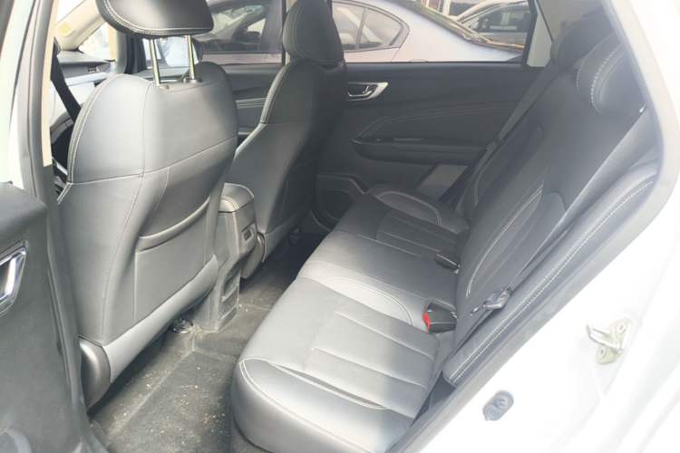 Used Geely Auto Vision X3 2019 Upgraded Model 1.5L CVT Elite Version Left Rear Seat