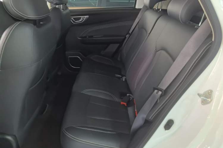 Used Geely Auto Vision X3 2019 Upgraded Model 1.5L CVT Elite Version Left Rear Seat