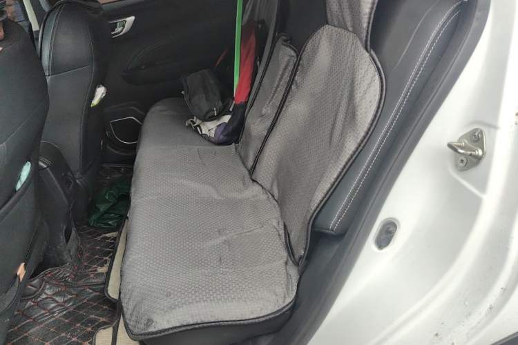 Used Geely Auto Vision X3 2019 Upgraded Model 1.5L CVT Prestige Version Left Rear Seat