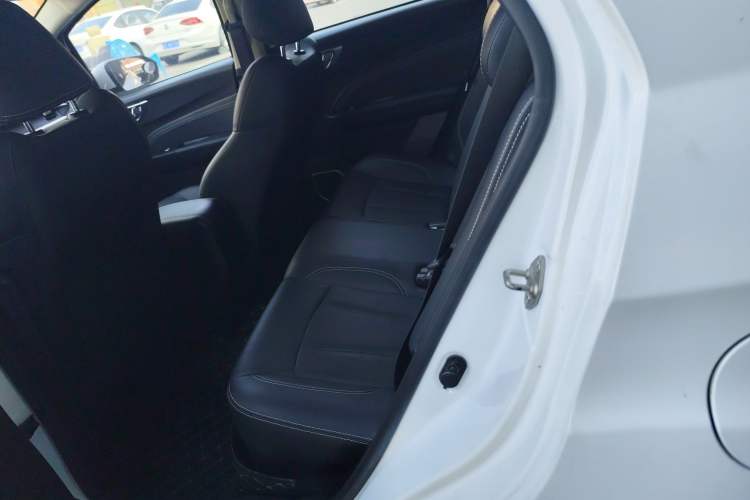Used Geely Auto Vision X3 2019 Upgraded Model 1.5L Manual Elite Version Left Rear Seat