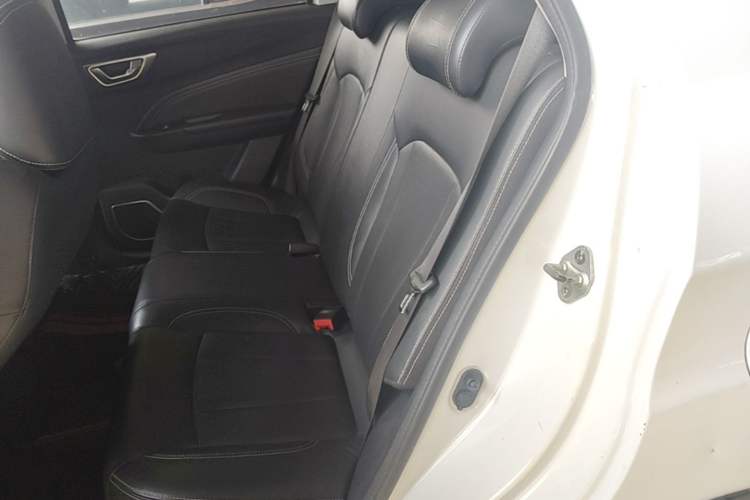 Used Geely Auto Vision X3 2019 Upgraded Model 1.5L CVT Elite Version Left Rear Seat
