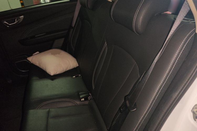 Used Geely Auto Vision X3 2019 Upgraded Model 1.5L CVT Prestige Version Left Rear Seat