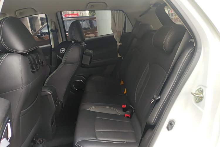 Used Geely Auto Vision X3 2019 Upgraded Model 1.5L CVT Elite Version Left Rear Seat