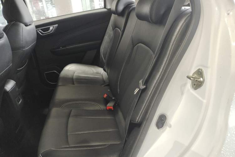 Used Geely Auto Vision X3 2019 Upgraded Model 1.5L CVT Elite Version Left Rear Seat