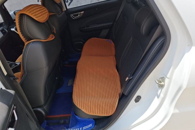 Used Geely Auto Vision X3 2019 Upgraded Model 1.5L CVT Elite Version Left Rear Seat