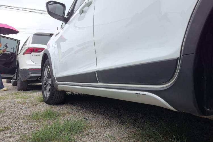Used Geely Auto Vision X3 2019 Upgraded Model 1.5L CVT Elite Version Left Side Sill
