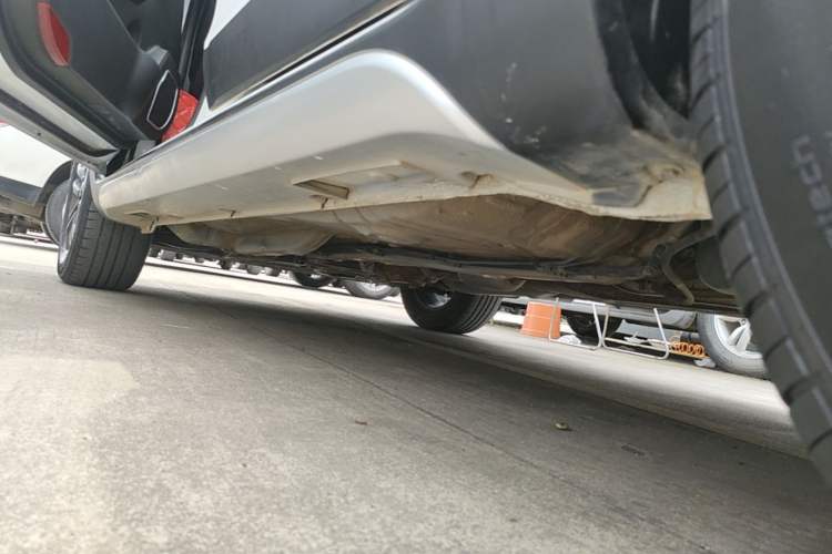 Used Geely Auto Vision X3 2019 Upgraded Model 1.5L CVT Elite Version Left Side Sill