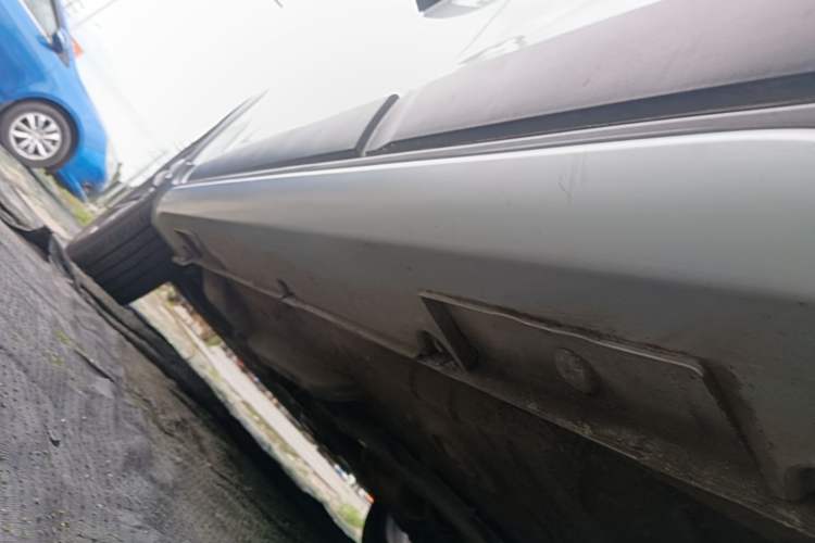 Used Geely Auto Vision X3 2019 Upgraded Model 1.5L CVT Prestige Version Left Side Sill