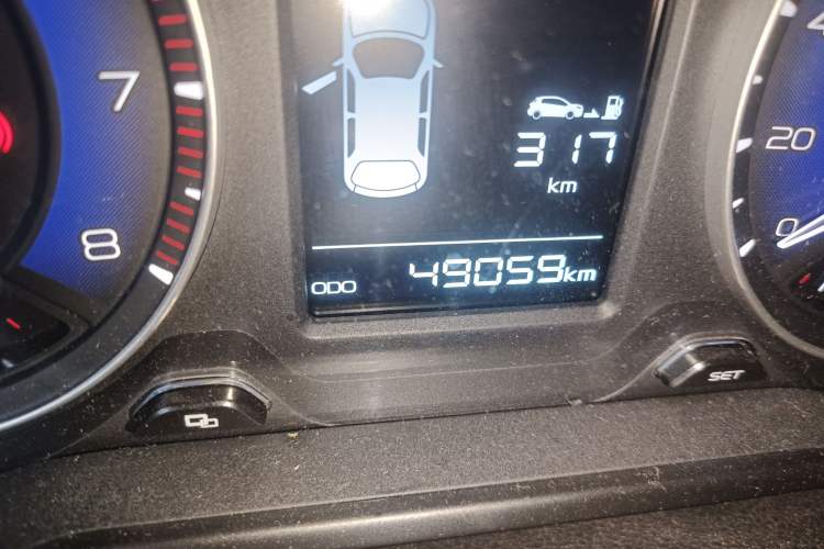 Used Geely Auto Vision X3 2019 Upgraded Model 1.5L Manual Luxury Version Odometer Close Up