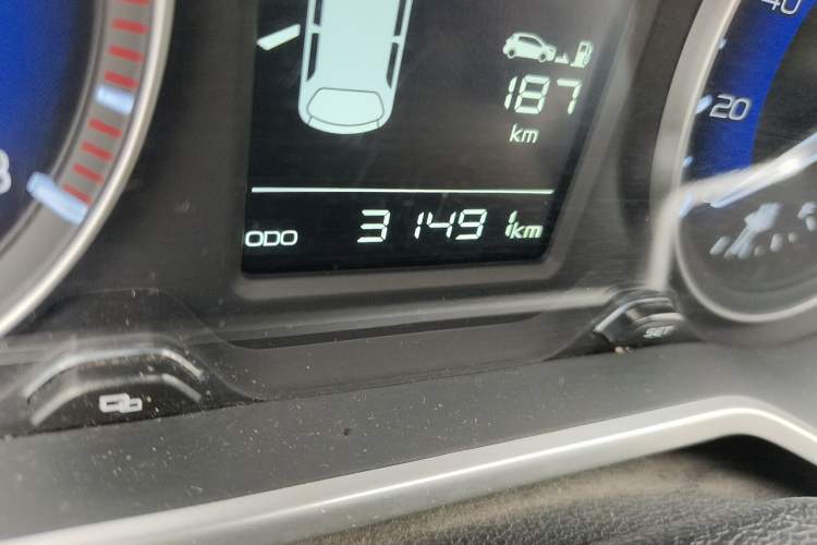 Used Geely Auto Vision X3 2019 Upgraded Model 1.5L Manual Elite Version Odometer Close Up