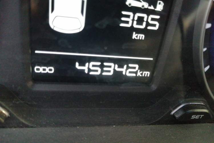 Used Geely Auto Vision X3 2019 Upgraded Model 1.5L Manual Luxury Version Odometer Close Up