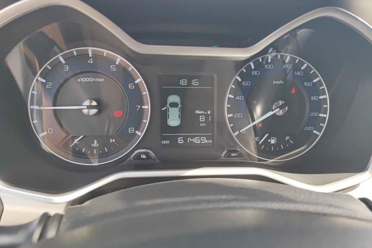 Used Geely Auto Vision X3 2019 Upgraded Model 1.5L Manual Elite Version Odometer Close Up