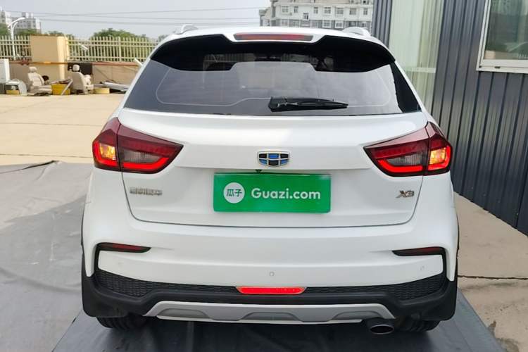 Used Geely Auto Vision X3 2019 Upgraded Model 1.5L CVT Elite Version Rear