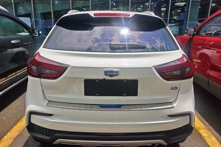 Used Geely Auto Vision X3 2019 Upgraded Model 1.5L Manual Luxury Version Rear