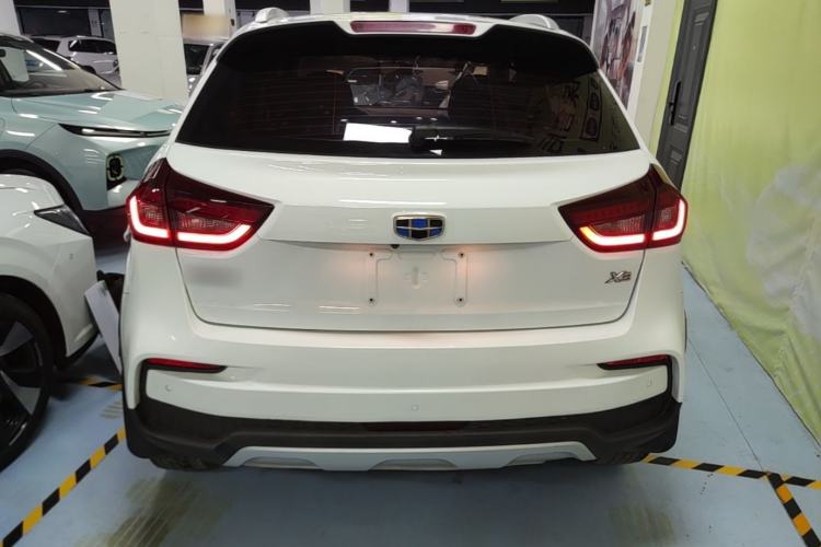 Used Geely Auto Vision X3 2019 Upgraded Model 1.5L CVT Elite Version Rear