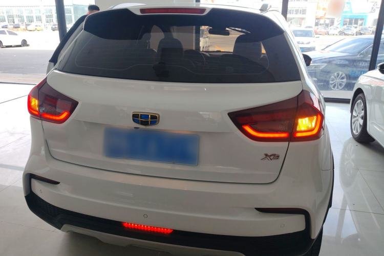 Used Geely Auto Vision X3 2019 Upgraded Model 1.5L CVT Prestige Version Rear