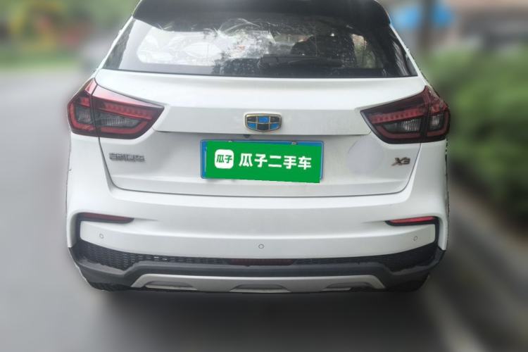Used Geely Auto Vision X3 2019 Upgraded Model 1.5L Manual Elite Version Rear
