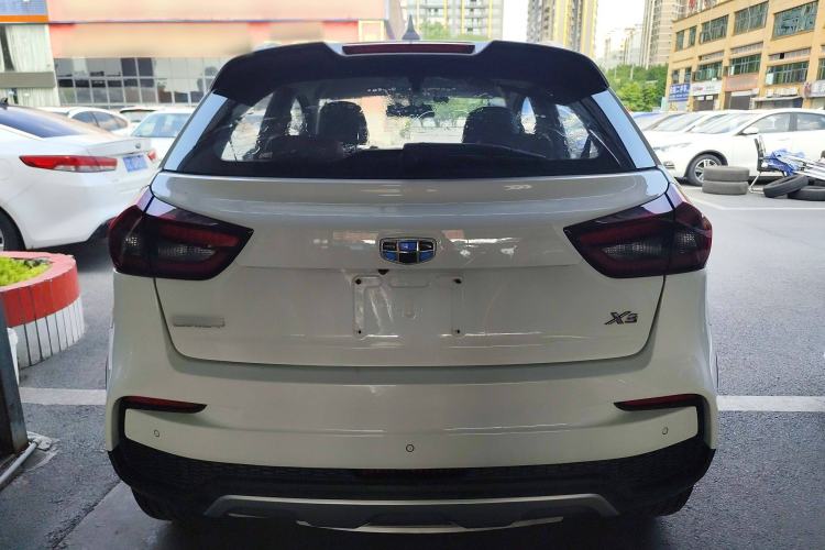 Used Geely Auto Vision X3 2019 Upgraded Model 1.5L Manual Elite Version Rear